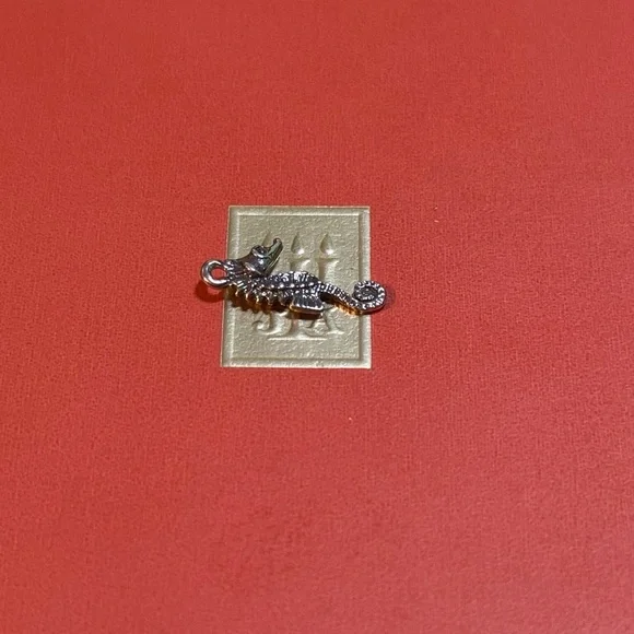 JAMES AVERY STERLING SILVER RETIRED SEAHORSE CHARM HTF JAMES AVERY STERLING SILVER RETIRED SEAHORSE CHARM HTF main image 0